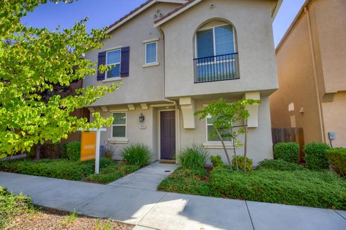 7835 Zaragoza Walk, Sacramento, CA, 95823-6046 | Card Image