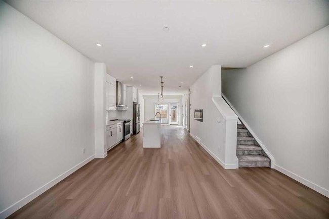 330 Sage Hill Cir Nw, Townhouse with 3 bedrooms, 2 bathrooms and 3 parking in Calgary AB | Image 37