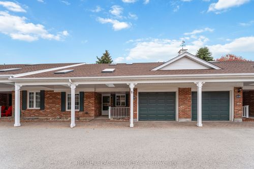 4-4136 Black Walnut Crt, Vineland, ON, L0R2C0 | Card Image