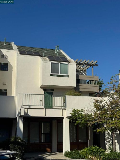 40 Mozden Ln, Pleasant Hill, CA, 94523-3371 | Card Image