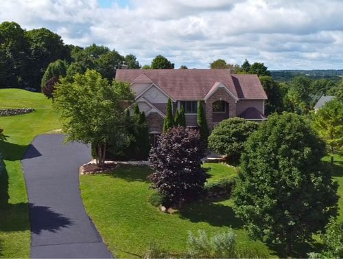 585 Overlook, Farmington, WI, 53021 | Card Image
