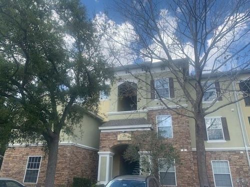 303-2402 Courtney Meadows Court, TAMPA, FL, 33619 | Card Image