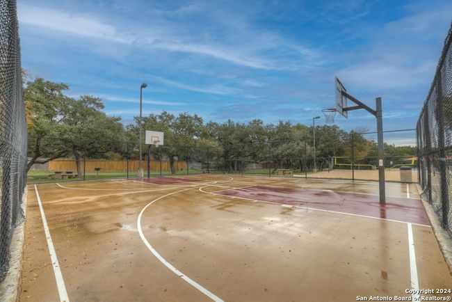 Neighborhood basketball court | Image 25