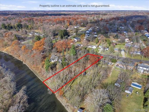 3971 N River Rd, Fort Gratiot, MI, 48059-4151 | Card Image