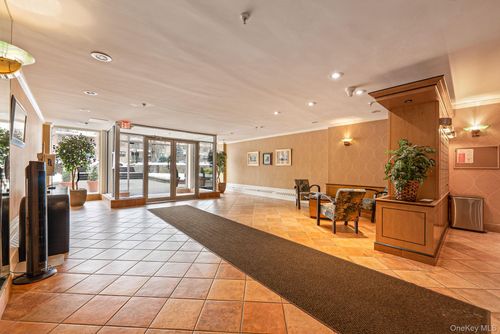 apt-2l-25 Park Pl, Great Neck, NY, 11021-5000 | Card Image