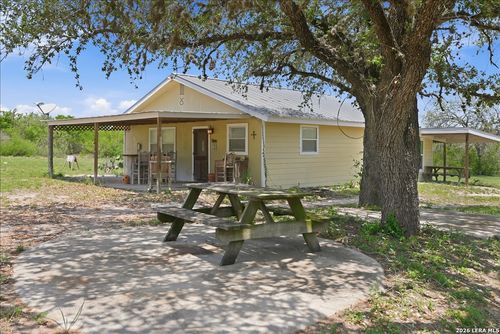 731 County Road 325, George West, TX, 78022 | Card Image