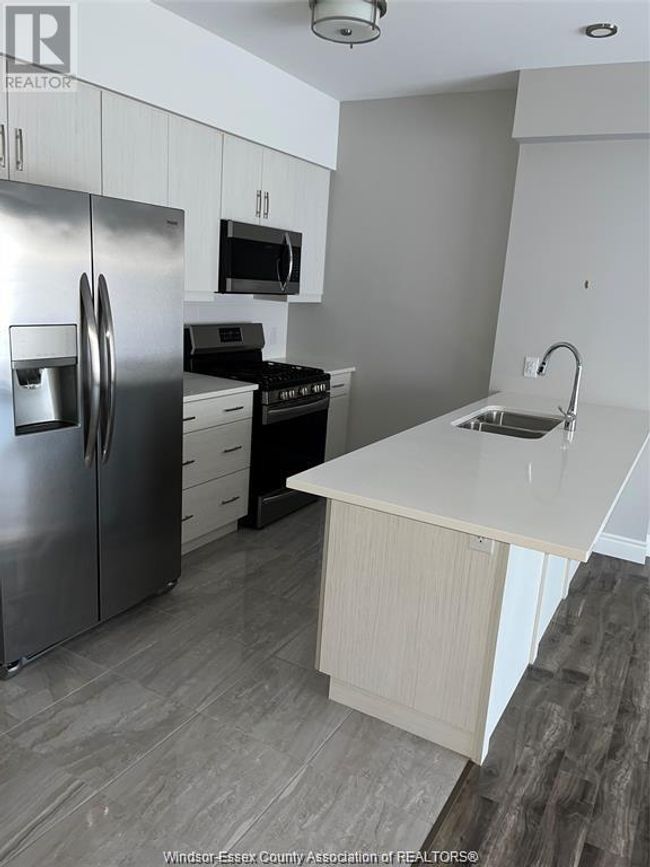 305 - 480 Fairview Blvd, Condo with 2 bedrooms, 2 bathrooms and null parking in Windsor ON | Image 9