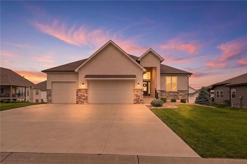 4205 Ne Chapel Manor Dr, Lee's Summit, MO, 64064-4521 | Card Image