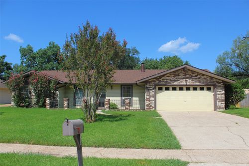 453 Plaza Cir, Bossier City, LA, 71111-4811 | Card Image