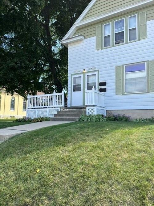N89W16329 Cleveland Ave, Menomonee Falls, WI, 53051-2105 | Card Image