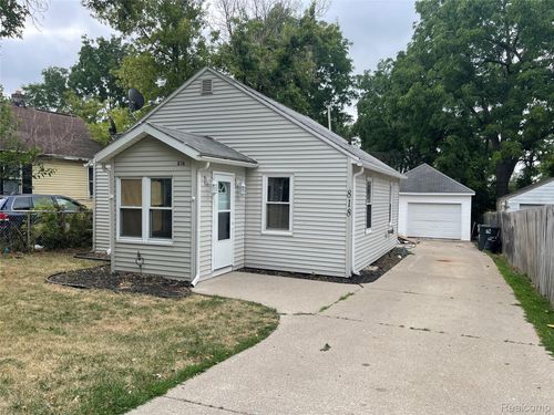 818 Cedar St, Pontiac, MI, 48342-1710 | Card Image