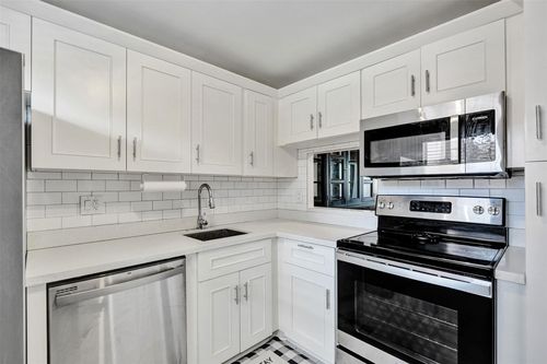 apt-210-3050 Holiday Springs Blvd, Margate, FL, 33063-5493 | Card Image