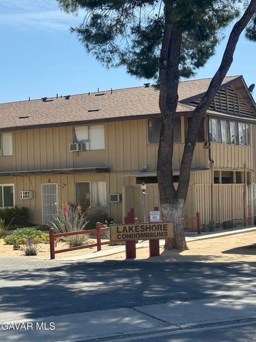apt-8-21301 Lake Shore Dr, California City, CA, 93505-2221 | Card Image
