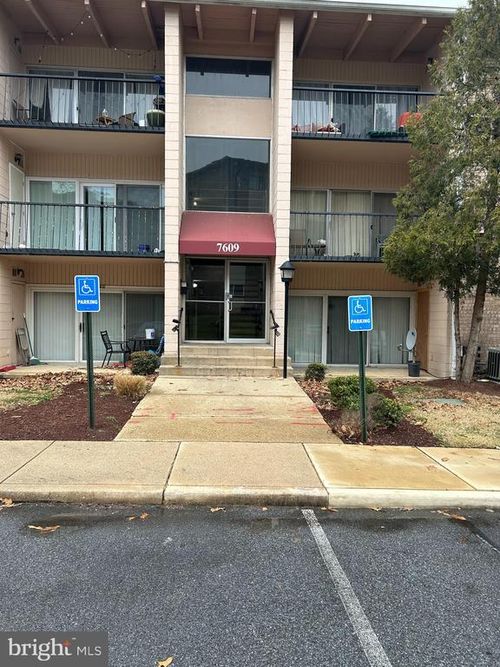 2215-7609 Fontainebleau Dr, NEW CARROLLTON, MD, 20784-3822 | Card Image