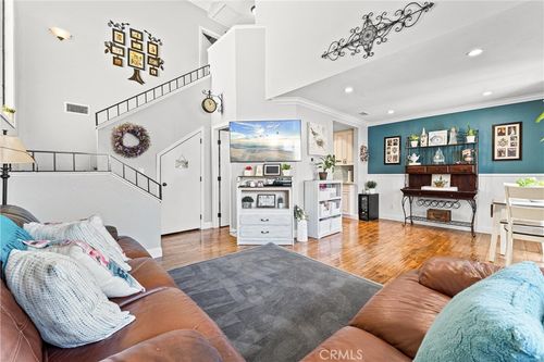 7085 Cerritos Ave, Stanton, CA, 90680-1975 | Card Image