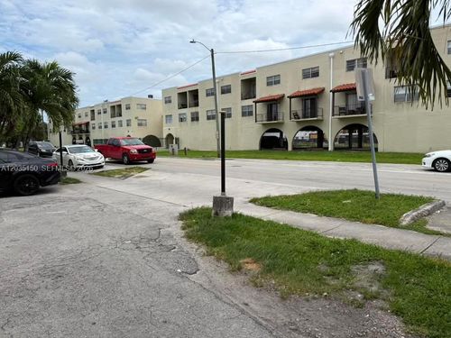 204-1255 W 53rd St, Hialeah, FL, 33012-9001 | Card Image