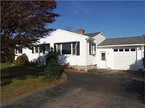 21 North Dr, Westerly, RI, 02891-2916 | Card Image