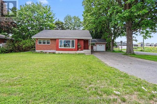 6036 Perth St, Richmond, ON, K0A2Z0 | Card Image