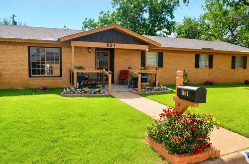 801 Westridge Cir, Breckenridge, TX, 76424-2522 | Card Image