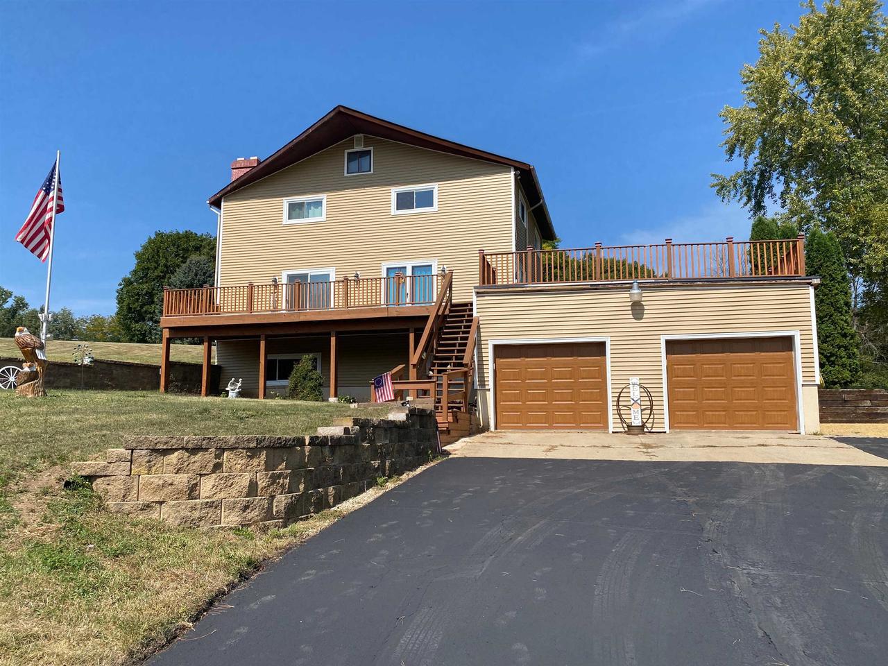 Hill Ln, Monroe, WI 53566