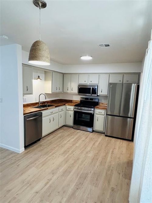 201 S Ruth Ave, Shawnee, OK, 74801-8047 | Card Image