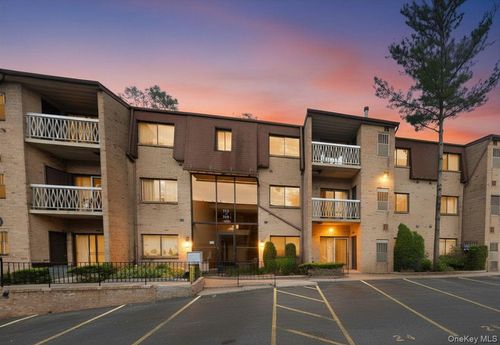 716 Kennedy Dr, Spring Valley, NY, 10977-5381 | Card Image
