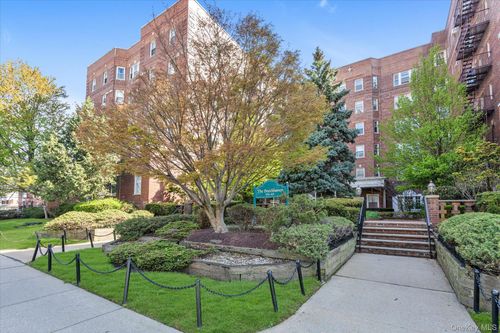 4n-84-49 168th St, Jamaica, NY, 11432-2005 | Card Image