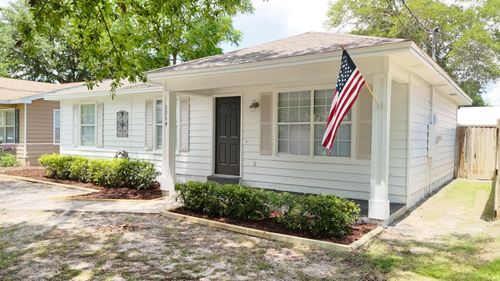 1314 Cedar Ave S, Niceville, FL, 32578-3112 | Card Image