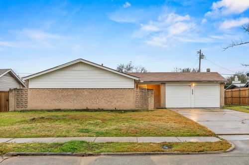 2438 Lasalle Dr, Irving, TX, 75062-7180 | Card Image