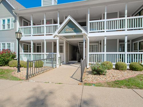 81-4027 S Crysler Ave, Independence, MO, 64055-4401 | Card Image