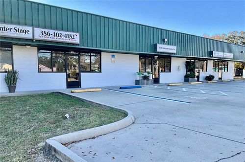 540 Wayne Ave, New Smyrna Beach, FL, 32168-6330 | Card Image