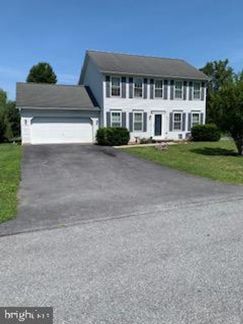 13135 Seneca Dr, WAYNESBORO, PA, 17268-8459 | Card Image