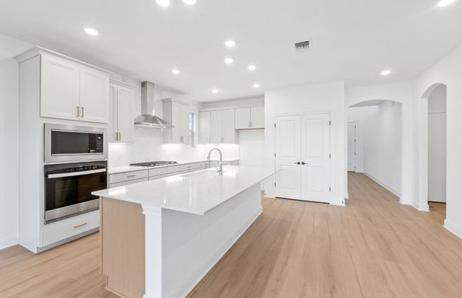 6505 Apache Plum Ln, House other with 3 bedrooms, 3 bathrooms and null parking in Spicewood TX | Image 6