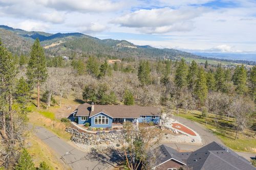 814 Steepleview Drive, Jacksonville, OR, 97530 | Card Image