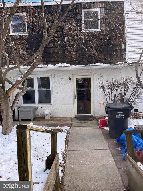 h-44-44 Townview Dr, WEST GROVE, PA, 19390-1332 | Card Image