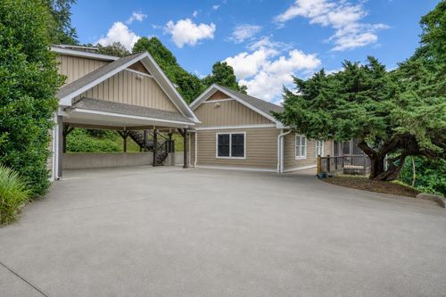 228 Country Club Drive, Clayton, GA, 30525 | Card Image