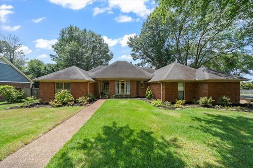 8417 Bazemore Rd, Cordova, TN, 38018-7360 | Card Image