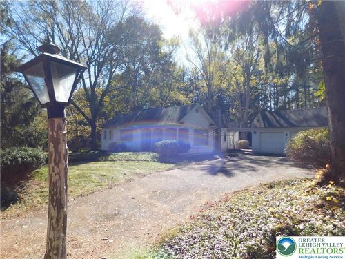 857 Barnesville Dr, BARNESVILLE, PA, 18214-2051 | Card Image