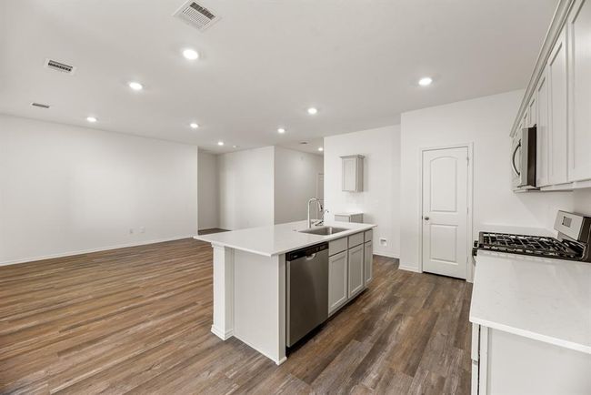 15052 Cherry Creek Dr, House other with 4 bedrooms, 3 bathrooms and 2 parking in Magnolia TX | Image 6
