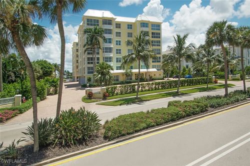303-1900 Gulf Shore Boulevard N, NAPLES, FL, 34102 | Card Image