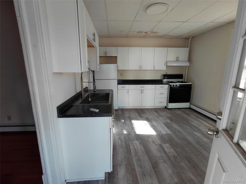 1-8 Center St, Kingston, NY, 12401-4904 | Card Image