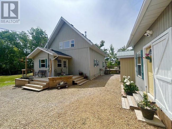 221 Nickel Lake Shores Rd, Home with 3 bedrooms, 2 bathrooms and null parking in Fort Frances ON | Image 4