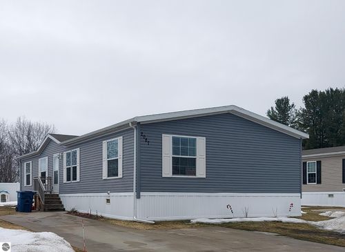 2087 Leisure Ln, Traverse City, MI, 49686-5932 | Card Image