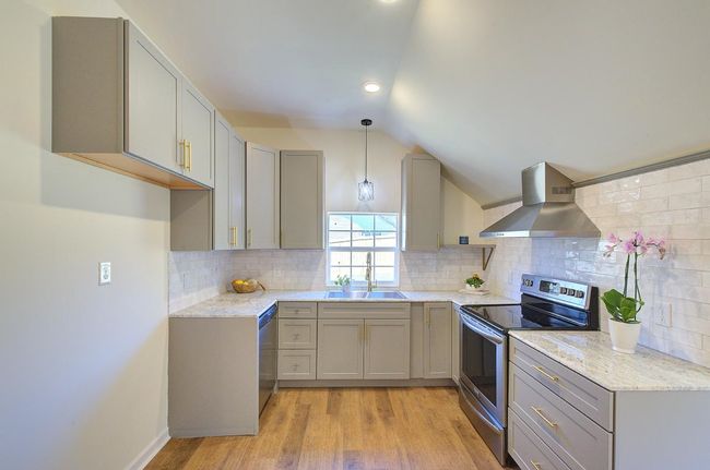 20 E Pine St, House other with 3 bedrooms, 2 bathrooms and null parking in Startex SC | Image 7