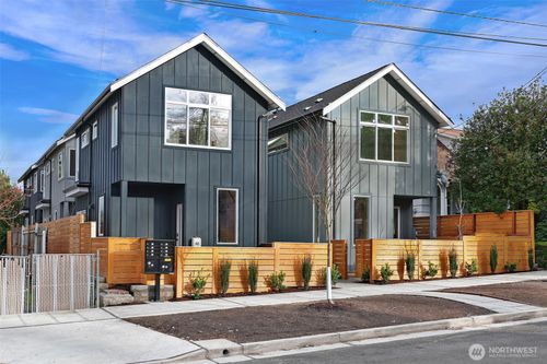 2006 A 19th Ave S, Seattle, WA, 98144 | Card Image