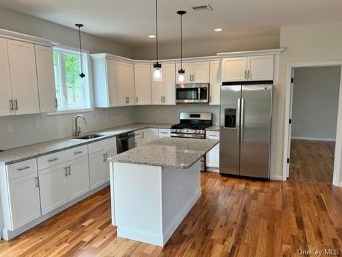 3 Cameron Pl, Wallkill, NY, 12589-2664 | Card Image