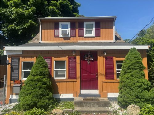 77 Huron St, Warwick, RI, 02889-9729 | Card Image