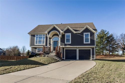 21481 W 119th Ter, Olathe, KS, 66061-5724 | Card Image