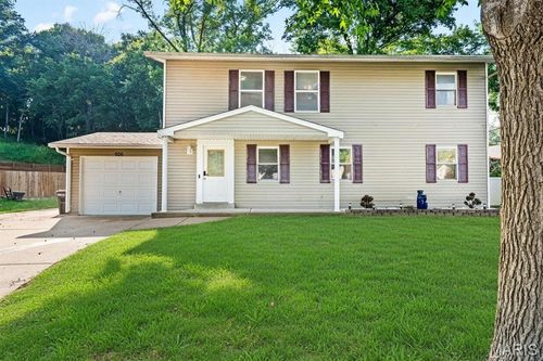 906 Forest Ave, Valley Park, MO, 63088-1423 | Card Image