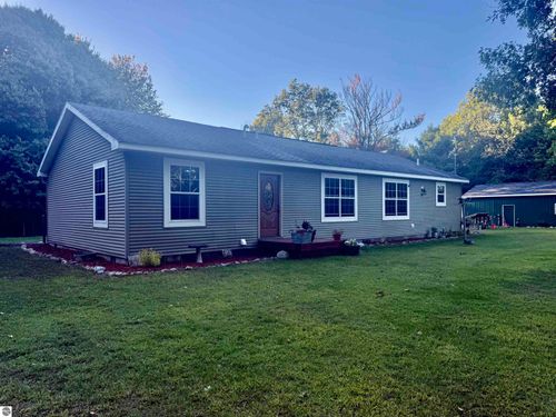 587 N Lewis, Shepherd, MI, 48883 | Card Image